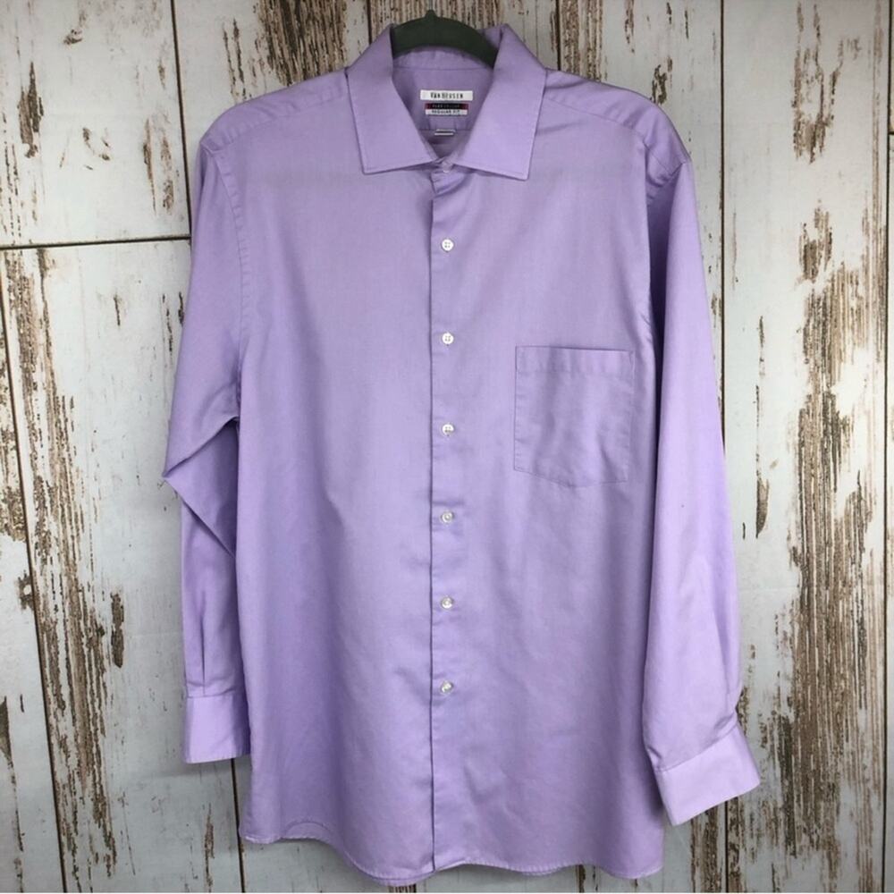 Van Heusen, Flex Collar, Reg Fit, 16-32/33.  In excellent condition!!